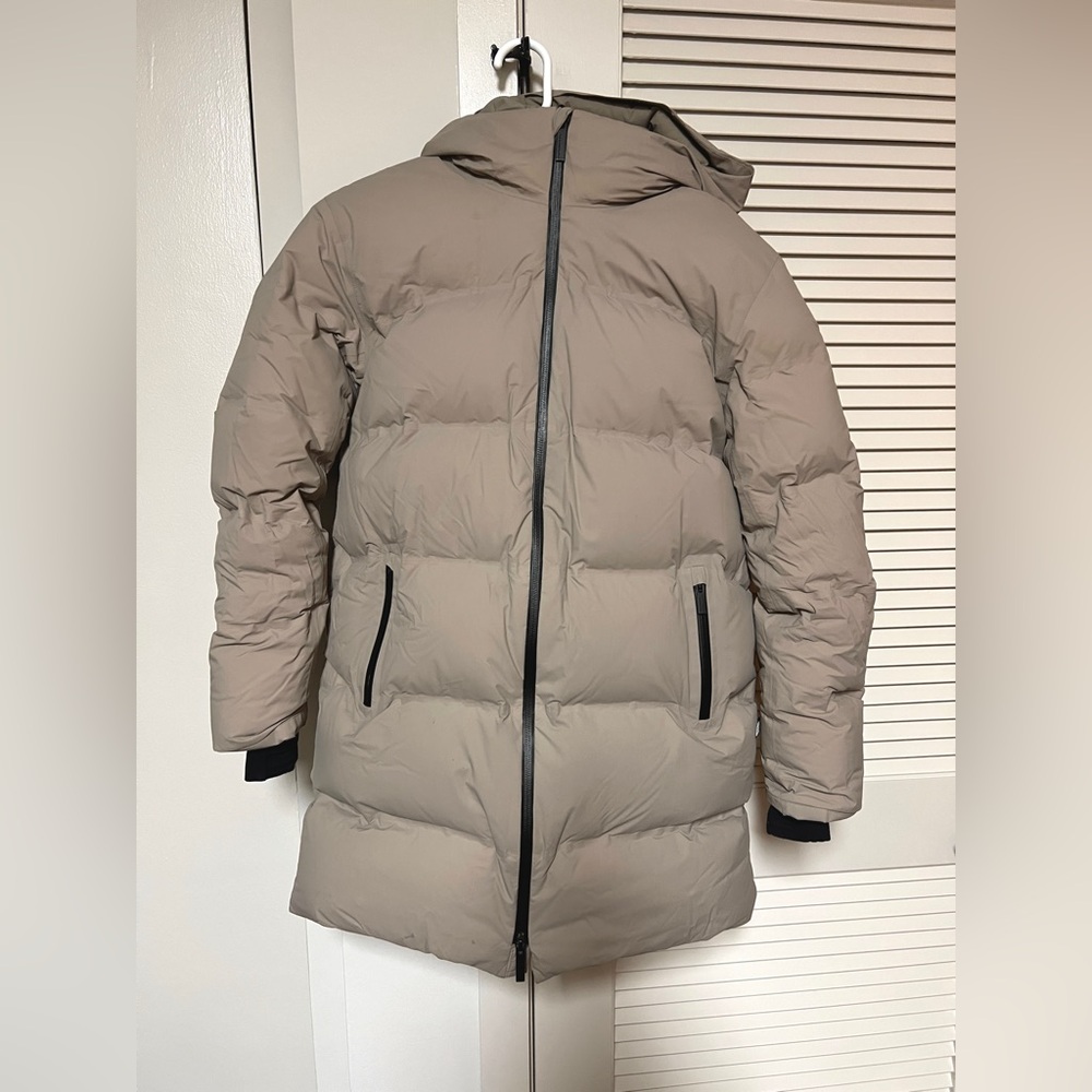 Aritzia Super Puff2O - Picture 4 of 11